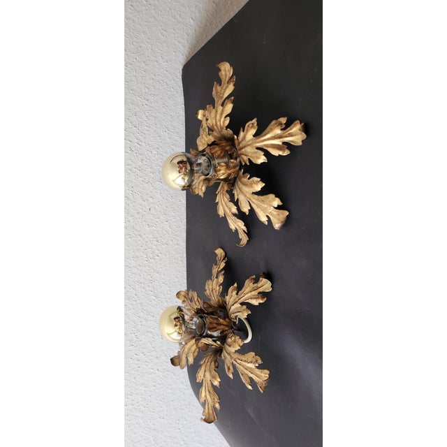 Hollywood Regency Florentine Flower-Shaped Gilt Flush Mount with Hand-Forged, Floral, Gilded with Gold Leaf in the style of Hans Kögl, Italy, 1960s For Sale - Image 15 of 18