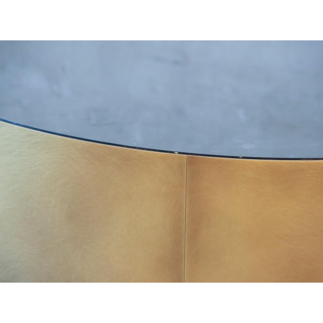 Meridiani Belt Round Coffee Table in Brass and Smoked Glass by Andrea Parisio, 2010s For Sale - Image 3 of 10