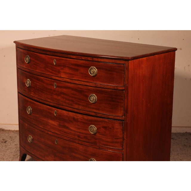 Bowfront Chest of Drawers in Mahogany, 1800s For Sale - Image 6 of 13