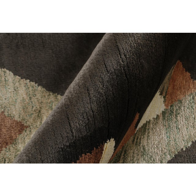 Brown Rug & Kilim’s Scandinavian Style Rug in Brown Geometric Pattern For Sale - Image 8 of 9