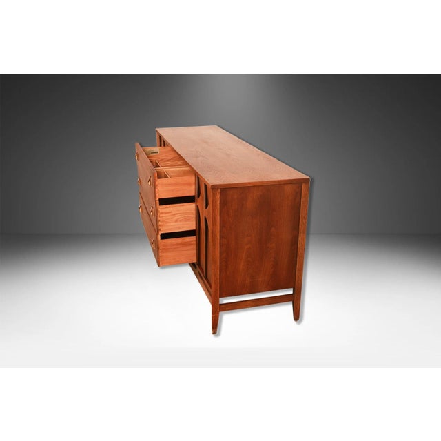1960s Mid-Century Modern Broyhill Brasilia Credenza Dresser For Sale - Image 10 of 12