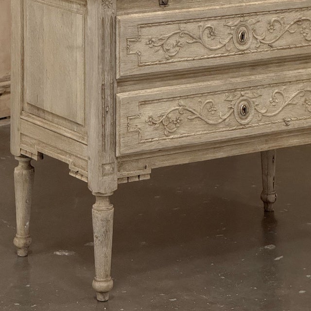 Wood 18th Century French Louis XVI Secretary Desk in Stripped Oak For Sale - Image 7 of 18