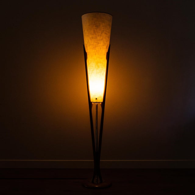 Amber Restored 1960s Mid Century Modern Sculpted Trident Floor Lamp by Modeline For Sale - Image 8 of 14