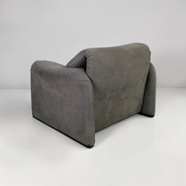 Modern Italian Maralunga Chair by Vico Magistretti for Cassina, 1970s For Sale - Image 6 of 18