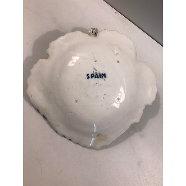 Mid 20th Century Majolica Leaf Decorative Bowl From Spain For Sale - Image 5 of 8