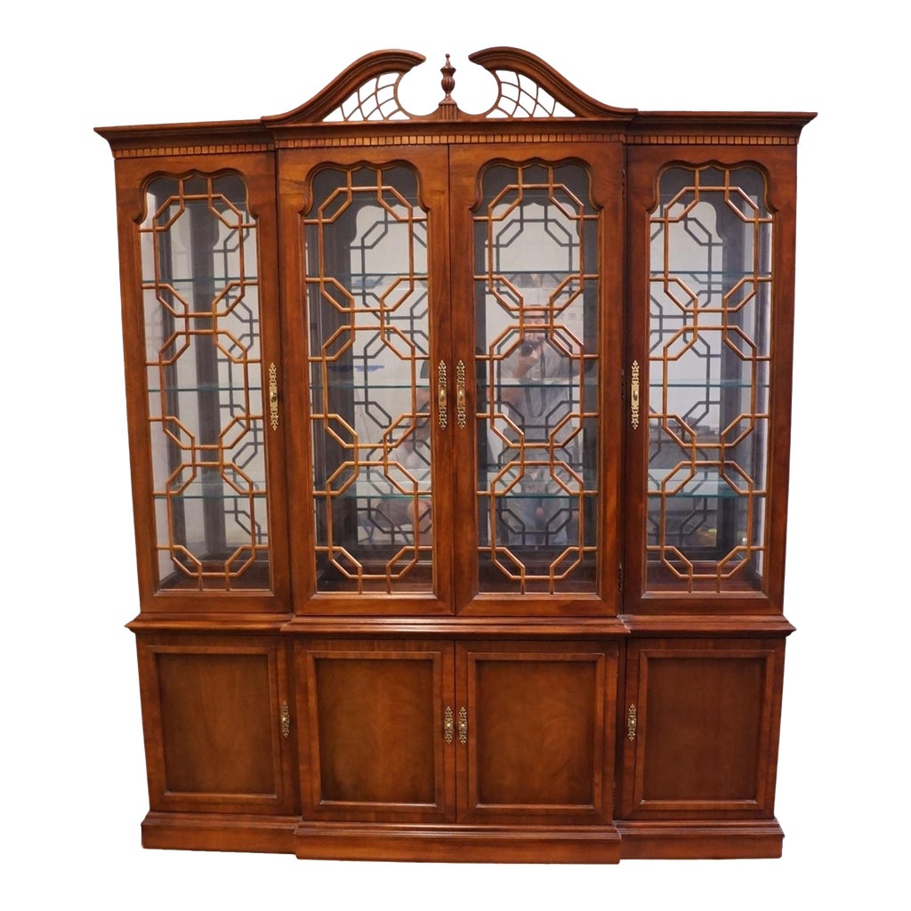 Vintage Thomasville Casegoods and Storage | Chairish
