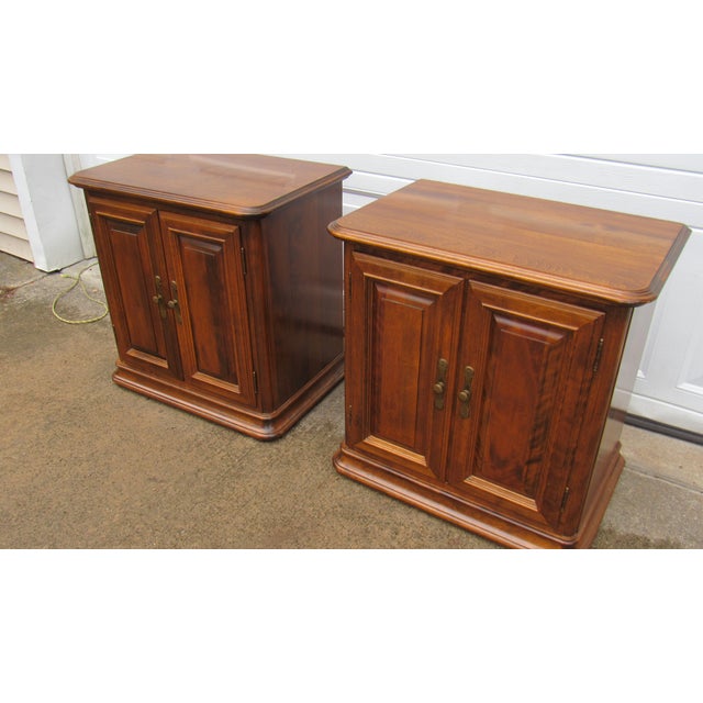 Traditional 1980s Pair Ethan Allem Maple Nightstands Tables Bachelors Chests For Sale - Image 3 of 9