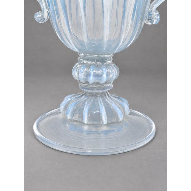 Venetian Opalescent Glass Covered Urn, Attributed Salviati - Early 20th Century For Sale In Providence - Image 6 of 12