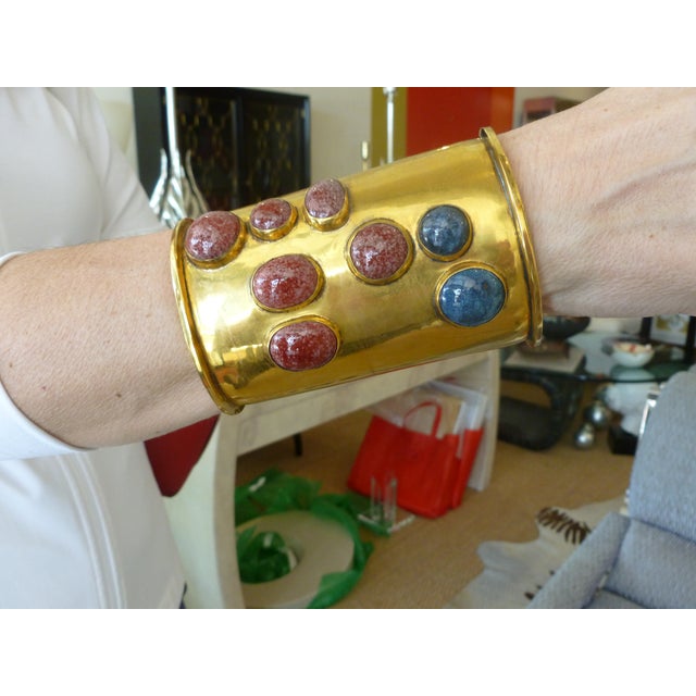 Vintage Signed Mary McFadden Brass, Agate Stone and Lapis Lazuli Wide Cuff Bracelet Rare For Sale - Image 10 of 15