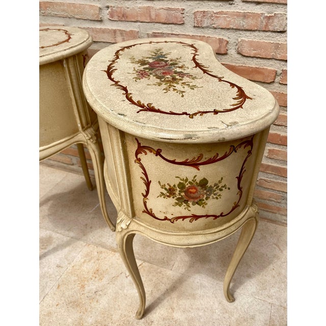 Two Drawers Painted in Light Beige Wood Kidney Nightstands, 1940s, Set of 2 For Sale In Miami - Image 6 of 18