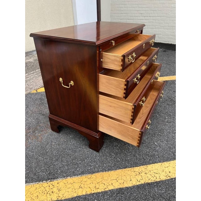 Late 20th Century Henkel Harris Chippendale Style Solid Mahogany 4 Drawers Bachelor’s Chest. For Sale - Image 9 of 12