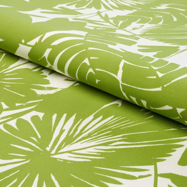 Schumacher SAMPLE - Schumacher x Trina Turk Palisades Palm Print Indoor/Outdoor Fabric In Fern For Sale - Image 4 of 4