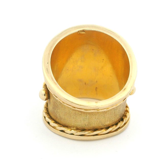 1970s Vintage Italian 18k Gold Turquoise Etruscan Revival Statement Ring, Size 8.5 For Sale - Image 5 of 10