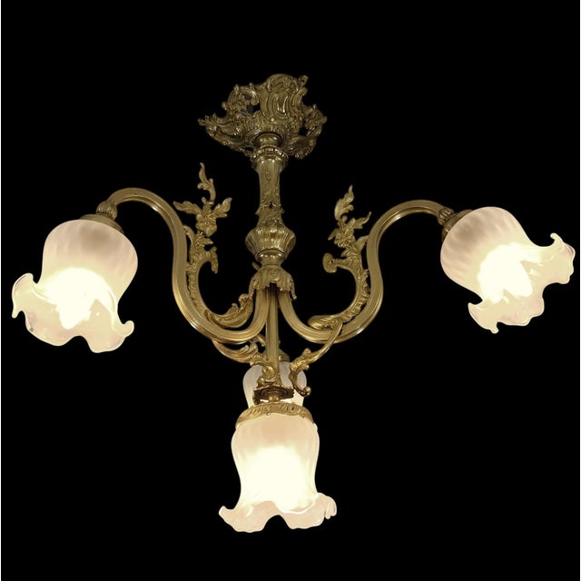 Antique French Art Nouveau Bronze 4-Light Chandelier with Frosted Glass Tulip Flower Shades and Acanthus Leaves, 1890s For Sale - Image 13 of 18