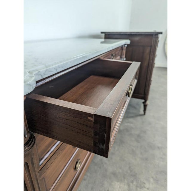 Louis XVI Style Chest of Drawers in Mahogany and Carrara Marble For Sale - Image 4 of 10