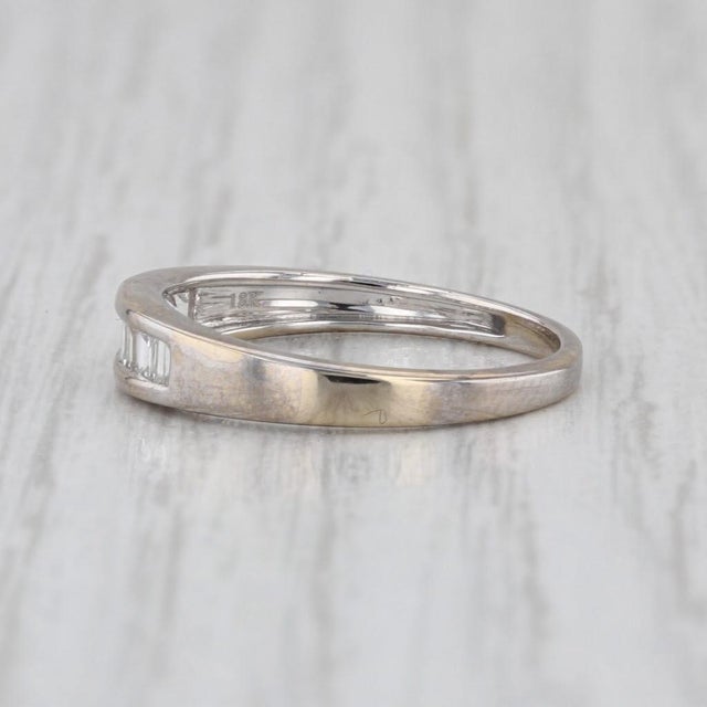 Modern 0.33ctw Diamond Wedding Band 18k White Gold Size 6 Stackable Ring Coa Tomas Rae For Sale - Image 3 of 9
