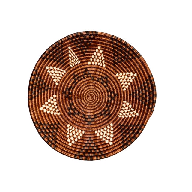African Rwanda Woven Sweetgrass and Sisal Wall Hanging Basket For Sale - Image 4 of 9