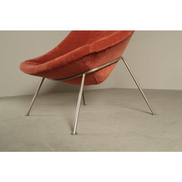 F156 Little Oyster Lounge Chair from Artifort, 1960s For Sale - Image 14 of 16