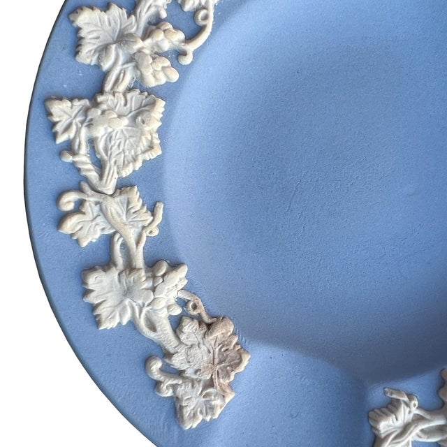 Wedgwood Wedgwood Blue Jasperware Grapevine Ashtray, England, 1954 For Sale - Image 4 of 7