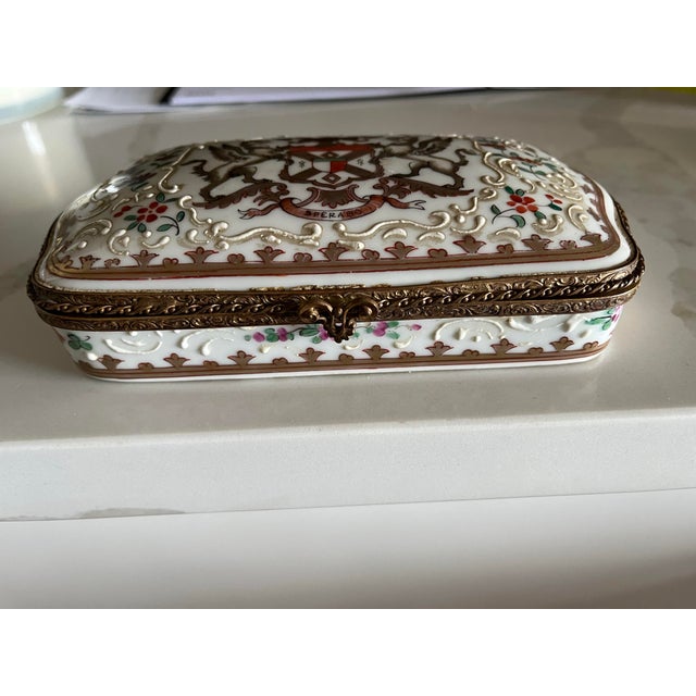 Vintage Porcelaine De Paris Dresser Box For Sale In Dallas - Image 6 of 7