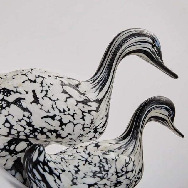 Duck Sculptures in Black & White Murano Glass by Archimede Seguso, Set of 2 For Sale - Image 3 of 9