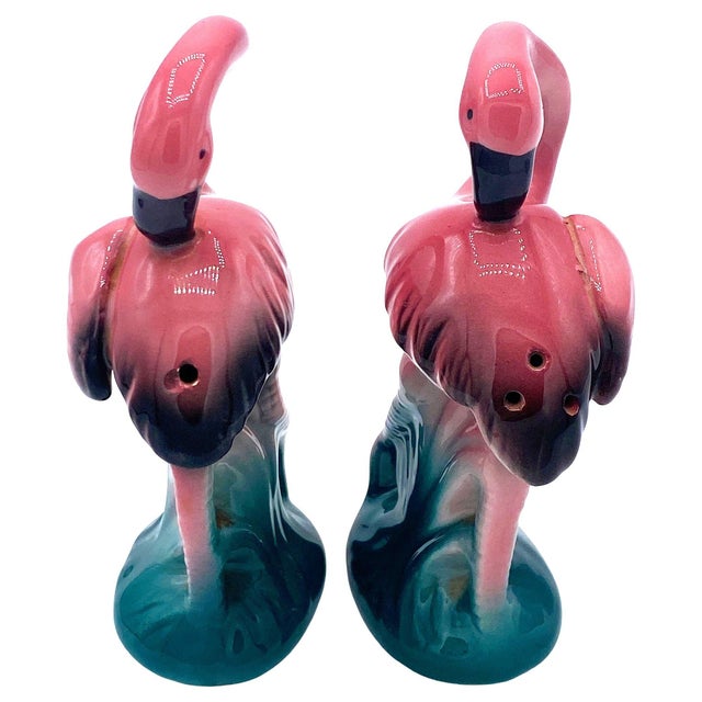 Modern 1980s Pink & Green Flamingo Ceramic Tabletop Matching Salt & Pepper Shaker Set For Sale - Image 3 of 11