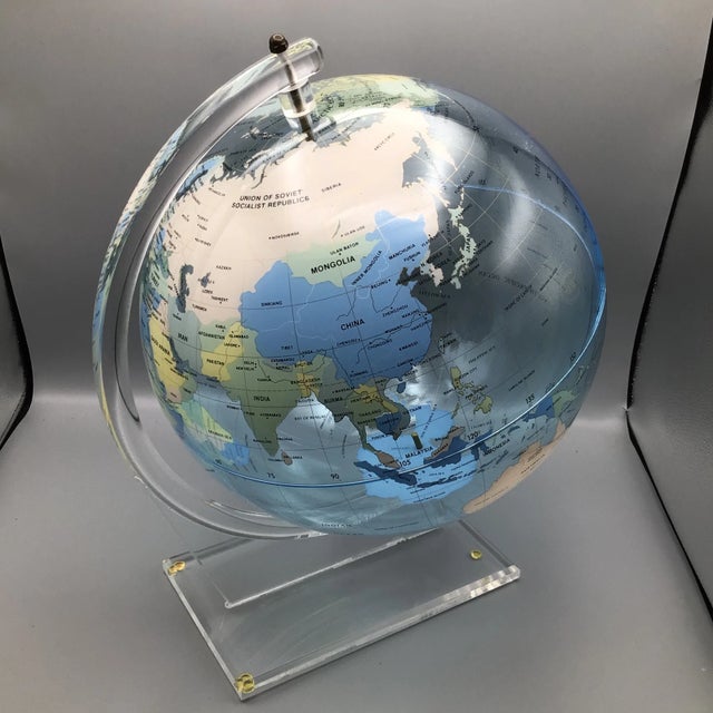 Plastic Mid-Century Modern Trippensee Planetarium Acrylic Spectrum Globe on Stand For Sale - Image 7 of 13