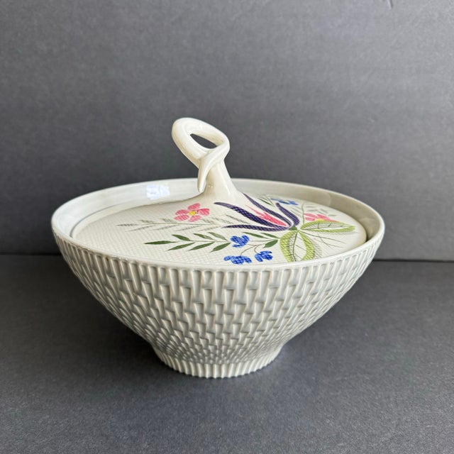 Red Wing Pottery Red Wing Pottery Country Garden Decorative Bowl Casserole Serving Dish With Lid MCM Attributed For Sale - Image 4 of 10