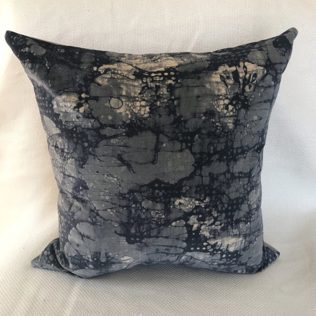 Lee Jofa High End Celebrity Designer Indigo Lee Jofa Velvet Pillow Covers - a Pair For Sale - Image 4 of 6