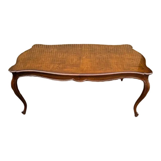 Late 20th Century Henredon Co French Louis XV Style Oak Inlaid Extension Dining Table With 2 Leaves. High End Furniture. For Sale