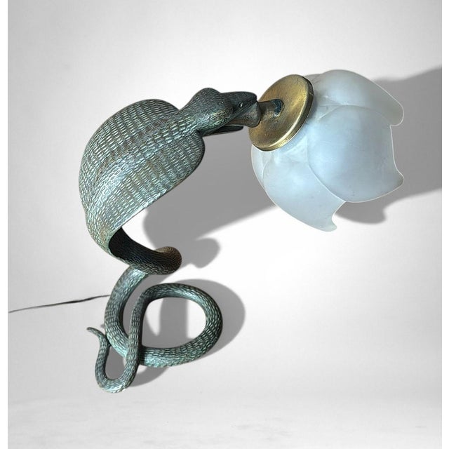 Mid 20th Century Italian Art Deco Table Lamp in Metal and Frosted Glass For Sale - Image 4 of 18