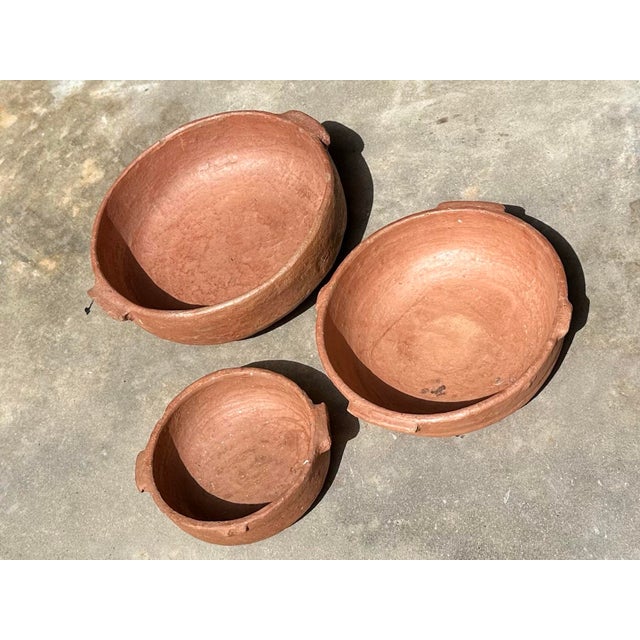Antique European Clay Handled Nesting Bowls -Set of 3 For Sale - Image 4 of 6