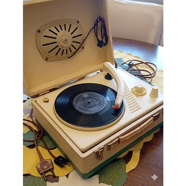 Vintage Melodyne Portable Record Player, 1960s For Sale - Image 11 of 12