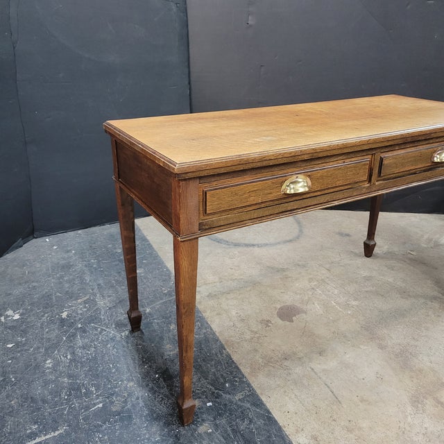 Early 20th Century English Oak 2 Drawer Console Table With Tapered Legs and Spade Feet For Sale - Image 12 of 13