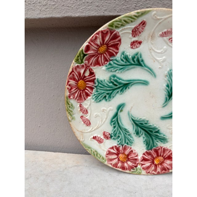 French Country French Majolica Red Flowers Plate Salins, Circa 1890 For Sale - Image 3 of 4