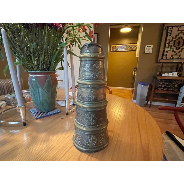 1920s Antique Copper & Brass Handmade 19th Century Urn With Swivel Handle - Marked China on Bottom For Sale - Image 5 of 6