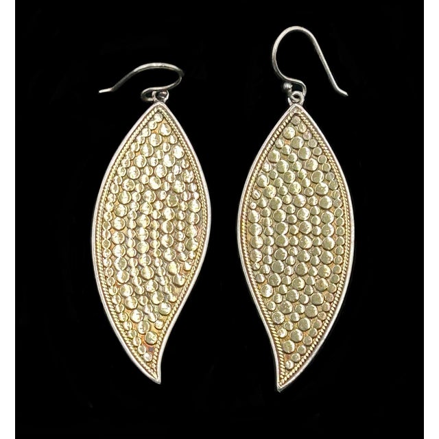These beautiful signed Anna Beck Gili Dot Rope Wire earrings are handcrafted in Bali from Sterling silver with 18k gold...