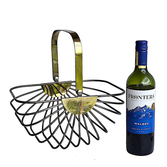 Art Deco Vintage Art Deco Style Wire Bread/Fruit Basket in Stainless Steel and Brass Plate Handle For Sale - Image 3 of 12