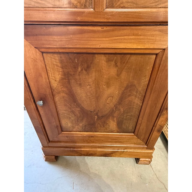19th Century French Louis Philippe Solid Walnut Cabinet / Buffet For Sale - Image 4 of 12