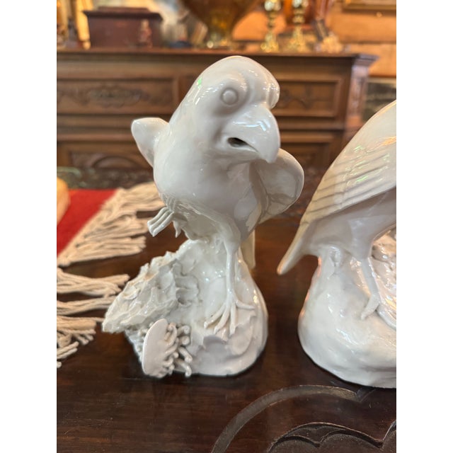 Early 19th Century Antique Pair of Blanc De Chine Falcons For Sale In Pittsburgh - Image 6 of 12
