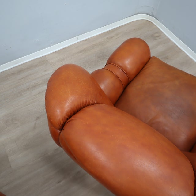 Large Italian Organic Leather Clamshell Lounge Chairs, 1970s, Set of 2 For Sale - Image 14 of 15