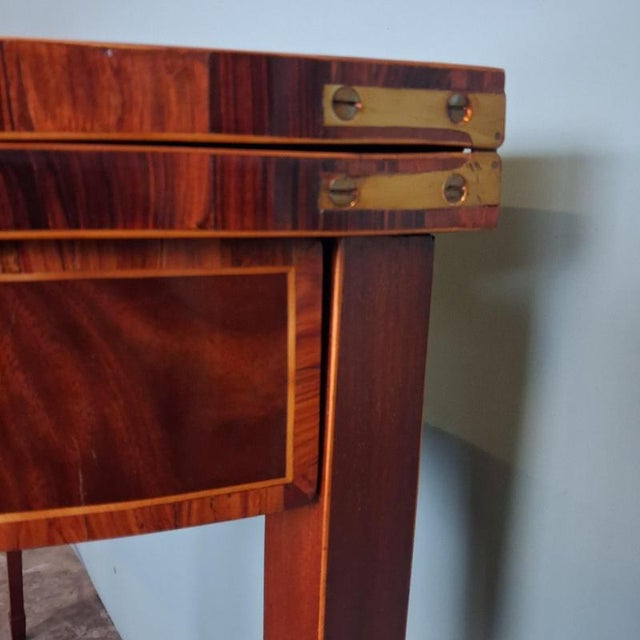 English Regency Gaming Table in Mahogany and Leather Top, 1820s For Sale - Image 6 of 18