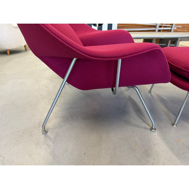 1966 Eero Saarinen for Knoll Womb Chair w/newer Ottoman Reupholstered For Sale - Image 10 of 17