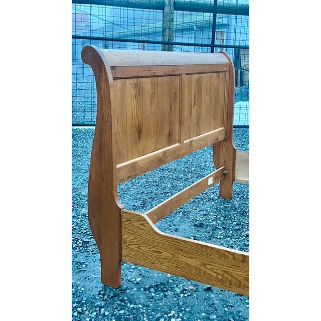 Broyhill Attic Heirlooms Made in Usa Sleigh Bed Queen Size Chairish