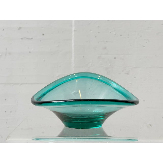 Holmegaard Emerald Green Selandia Bowl by Per Lütken for Holmegaard, Denmark, 1960s For Sale - Image 4 of 6