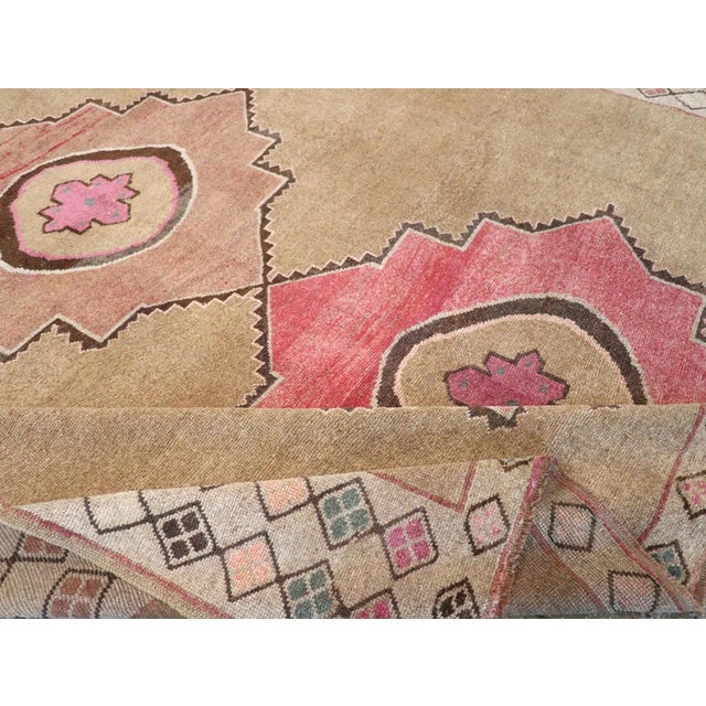 Galerie Shabab Collection Mid-20th Century Turkish Anatolian Room Size Carpet For Sale - Image 9 of 10