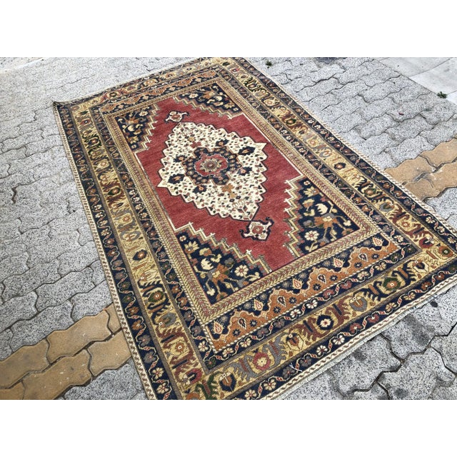 1960s Oushak Handmade Medallion Rug For Sale - Image 9 of 11