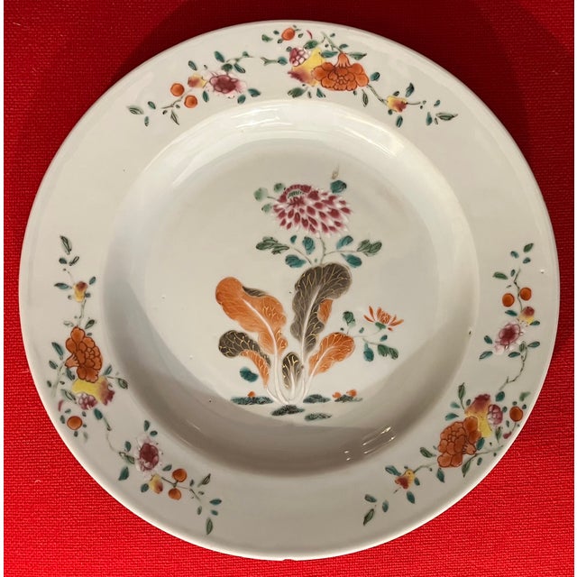 Antique 18th Century Chinese Export Qianlong Porcelain Famille Rose Plate For Sale In New York - Image 6 of 10