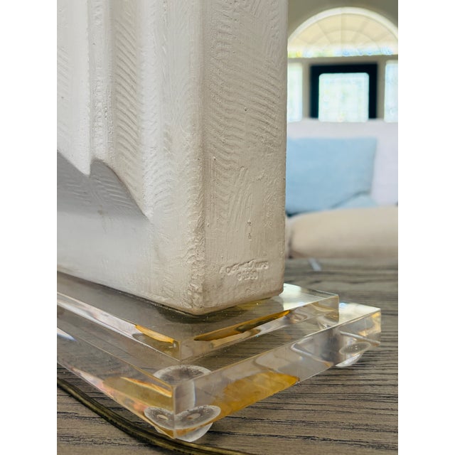 1990 Casual Lamps of California Monumental Brutalist Plaster & Lucite Table Lamps – Pair For Sale - Image 10 of 18
