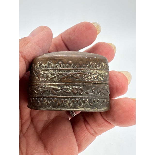 Vintage Ming or Ching Dynasty Trinket Box Chinese Porcelain Shard For Sale In Savannah - Image 6 of 10